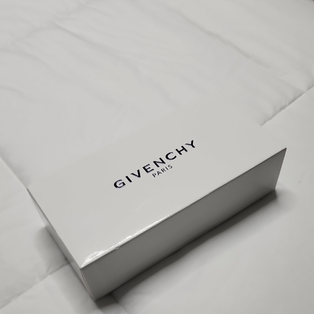 Givenchy White Box